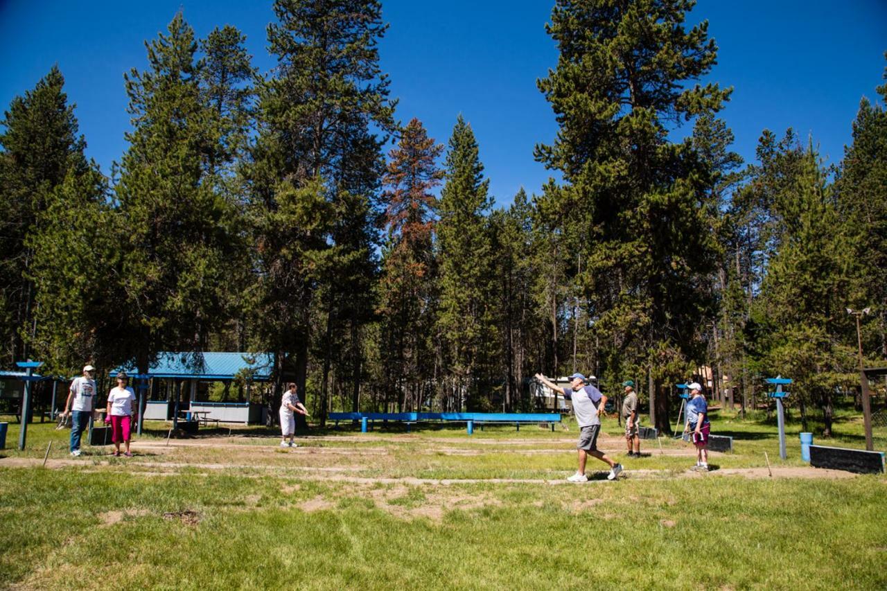 Bend-Sunriver Camping Resort Wheelchair Accessible Yurt 13 Exterior foto